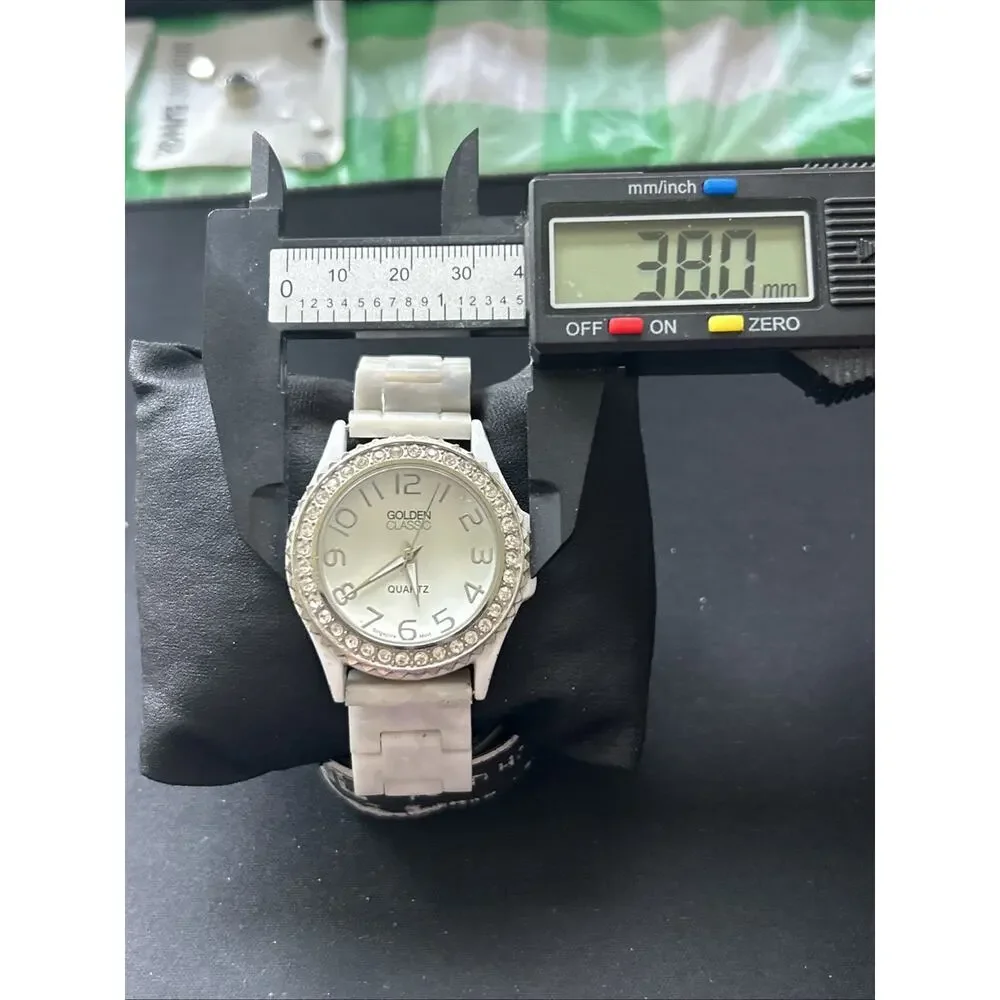 Golden Classic White Case And Band Women’s Quartz Watch